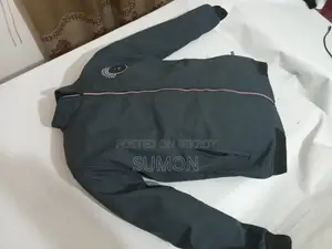 একটি স্টাইলিশ জ্যাকেট
