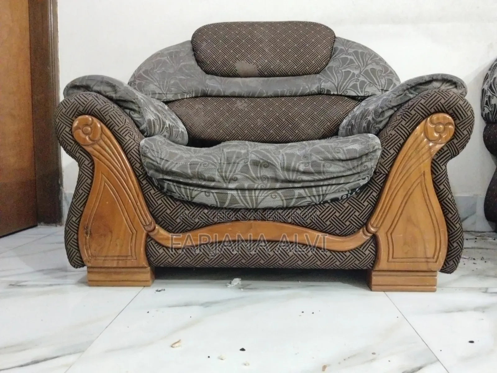 সোফা সেট ব্যবহৃত