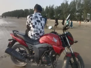 Honda CB ২০১৯ রেড