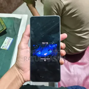 আইকিউওও ২৫৬ জিবি সাদা