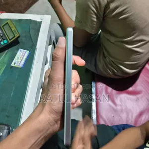 আইকিউওও ২৫৬ জিবি সাদা