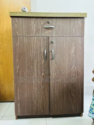 অ্যাক্সেসরিজ শেলফ