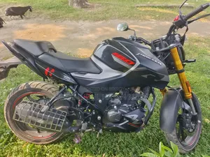 Hero Thriller 160R Refresh 2024 Black