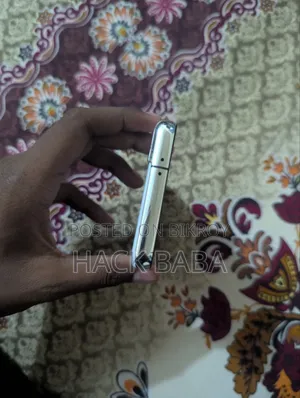 স্যামসাং গ্যালাক্সি এস২১ ৫জি ২৫৬ জিবি হোয়াইট