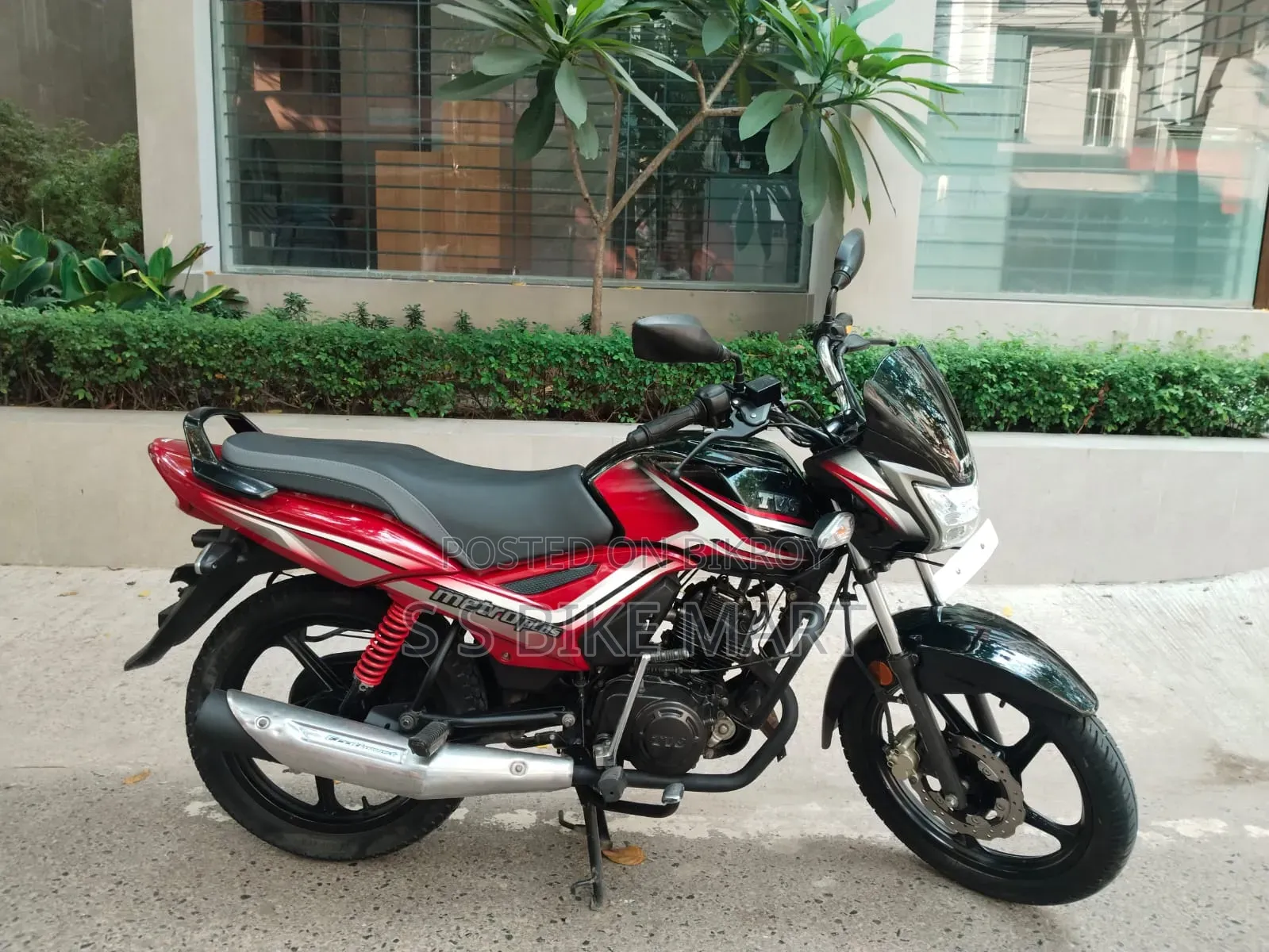 TVS Metro Plus 2023 Black