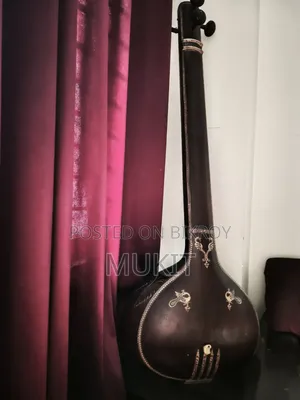 Tanpura Antique Piece Good Condition