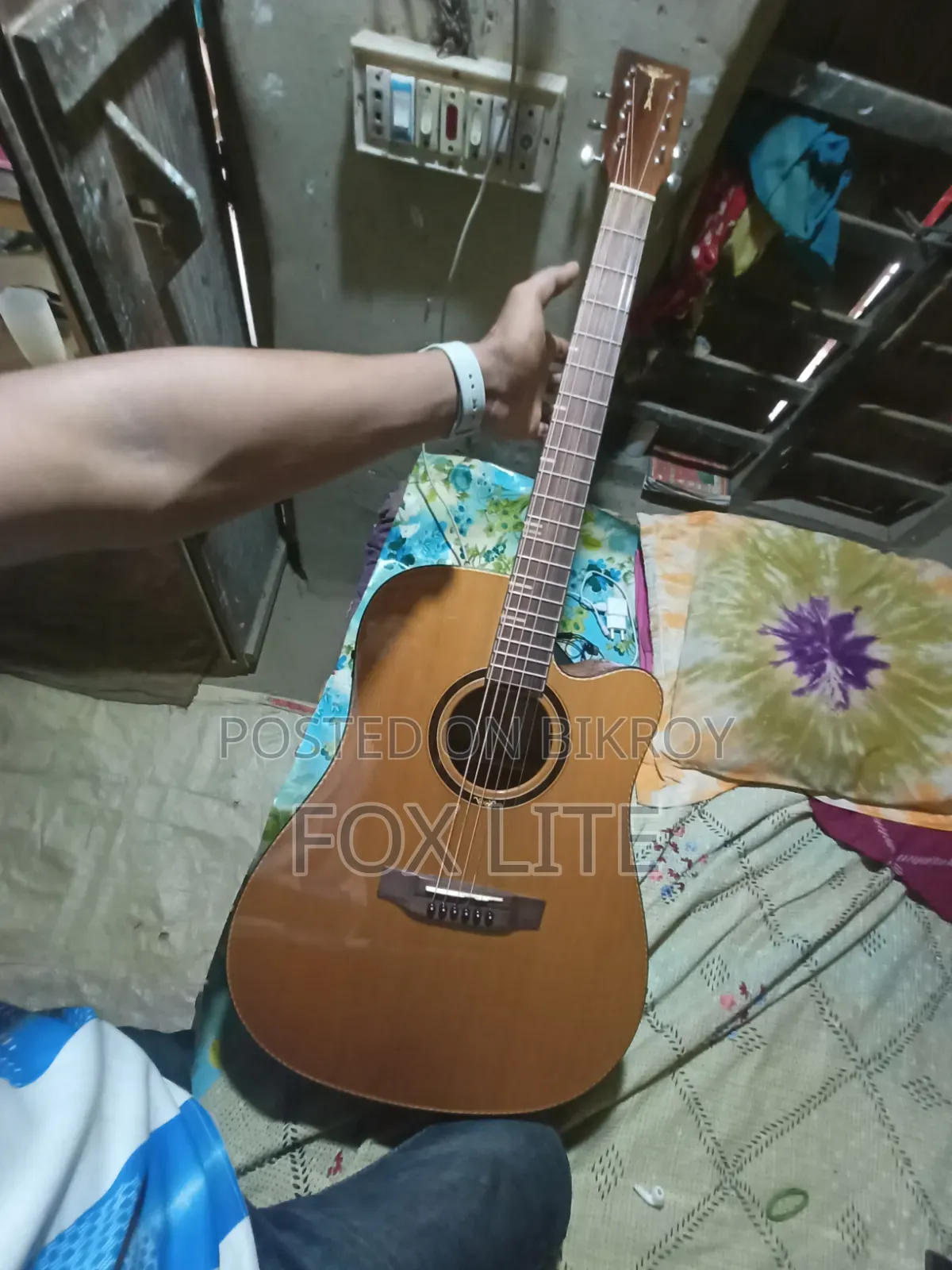 Tyma Acoustic Electric Guitar (Fishman Pickup)