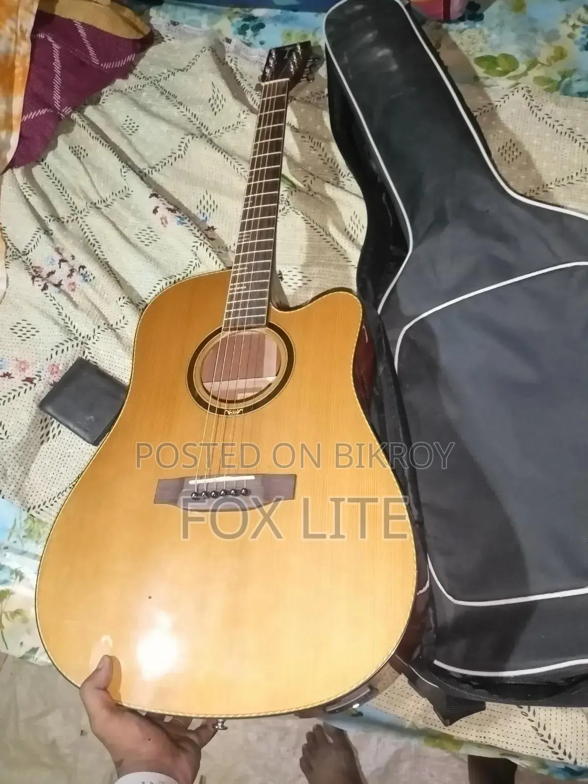 Tyma Acoustic Electric Guitar (Fishman Pickup)