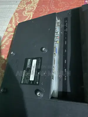 Hyundai 19" LED TV / Monitor (HTV-1990) - Like New