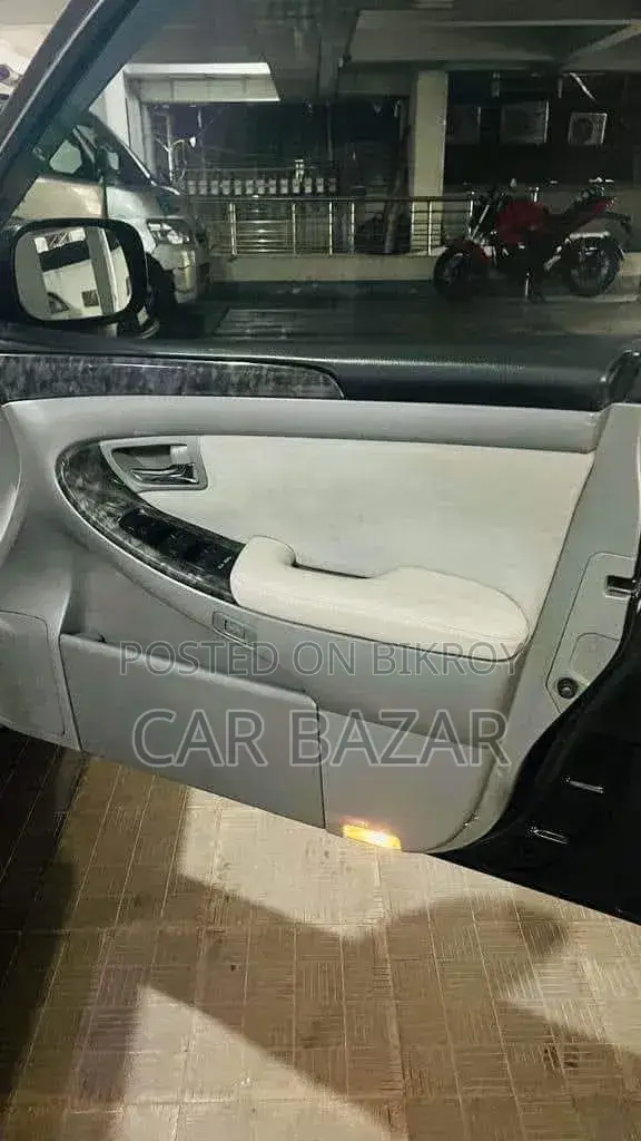 Toyota Crown 2004 Blue