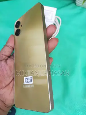Samsung Galaxy A06 গোল্ড