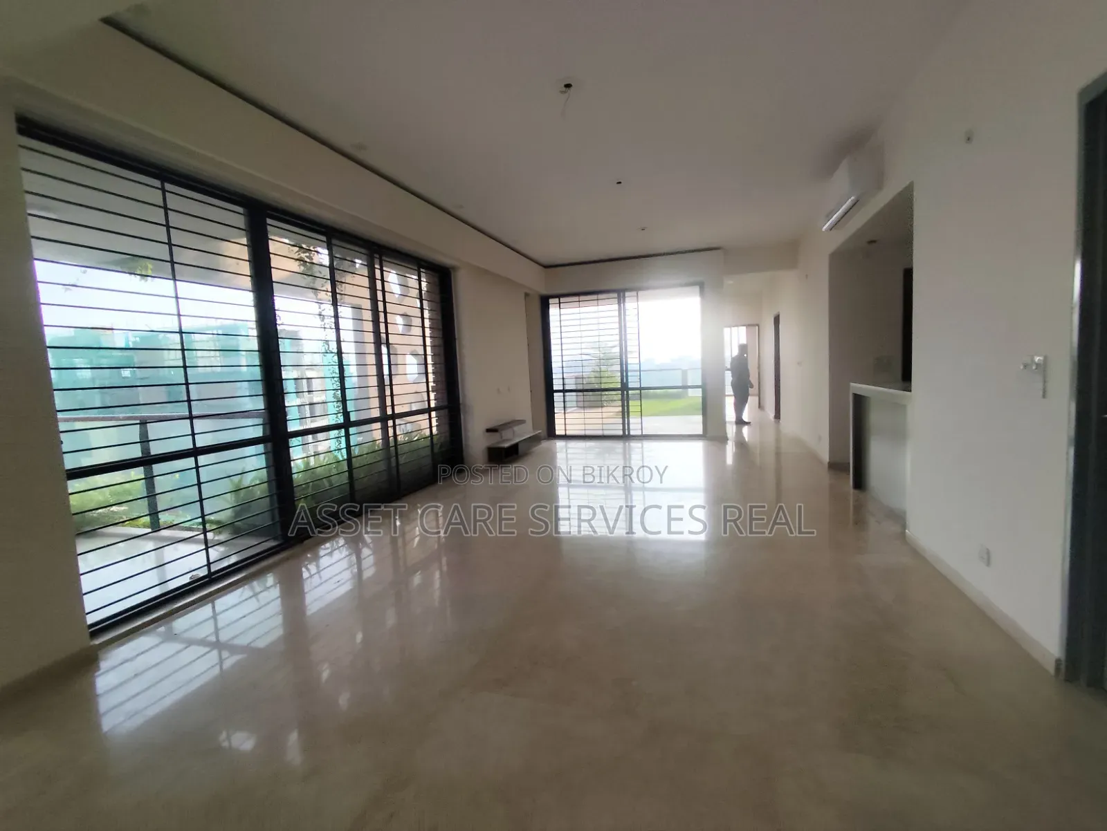 4-bedroom Apartment in Gulshan for Rent