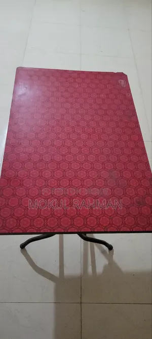 ফোল্ডেবল টেবিল