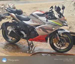 Suzuki Gixxer SF 2025 Orange
