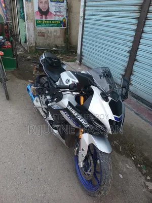 Yamaha R15M 2023 Silver