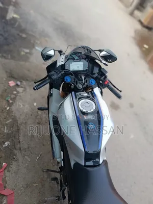 Yamaha R15M 2023 Silver