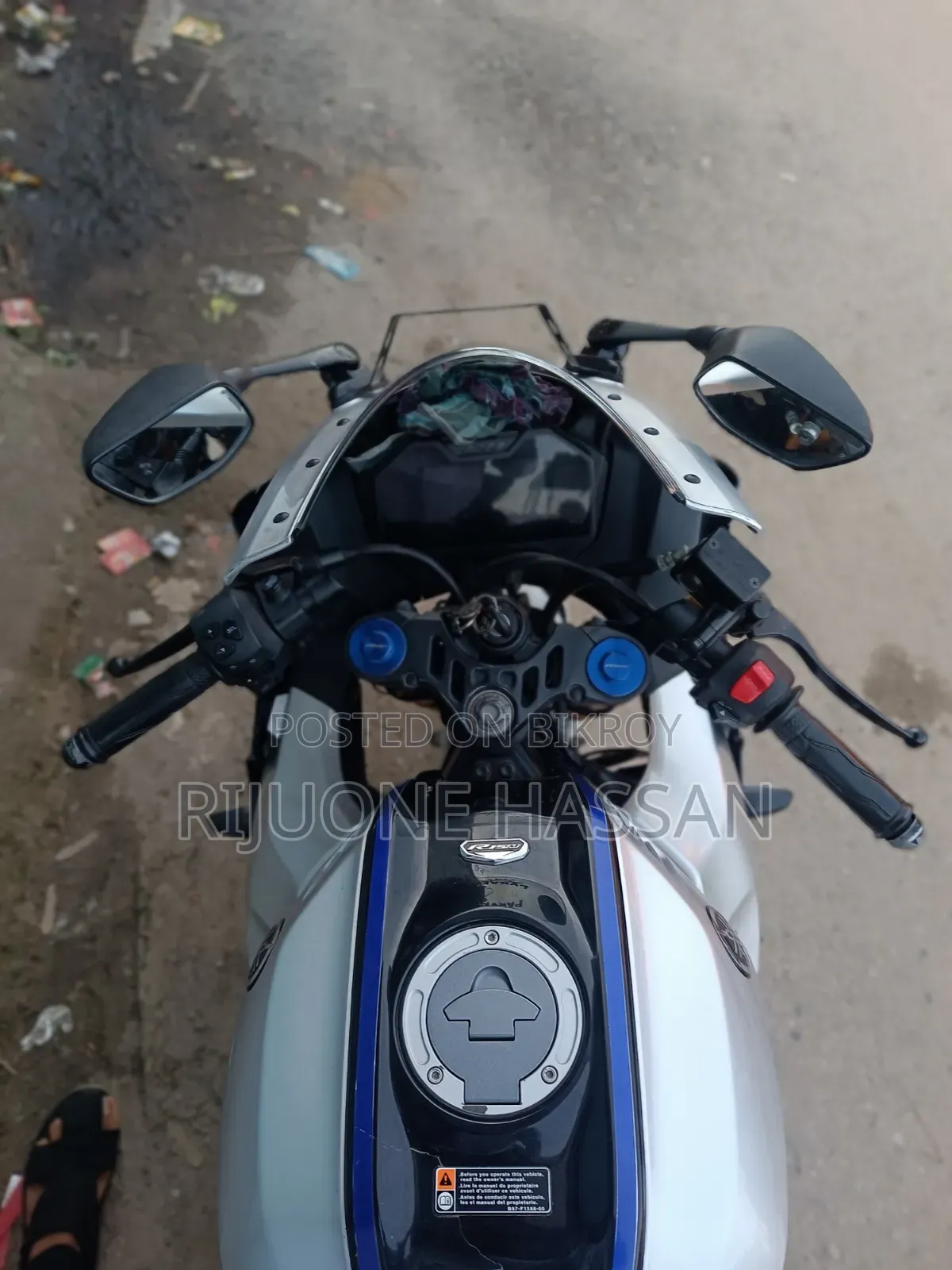 Yamaha R15M 2023 Silver