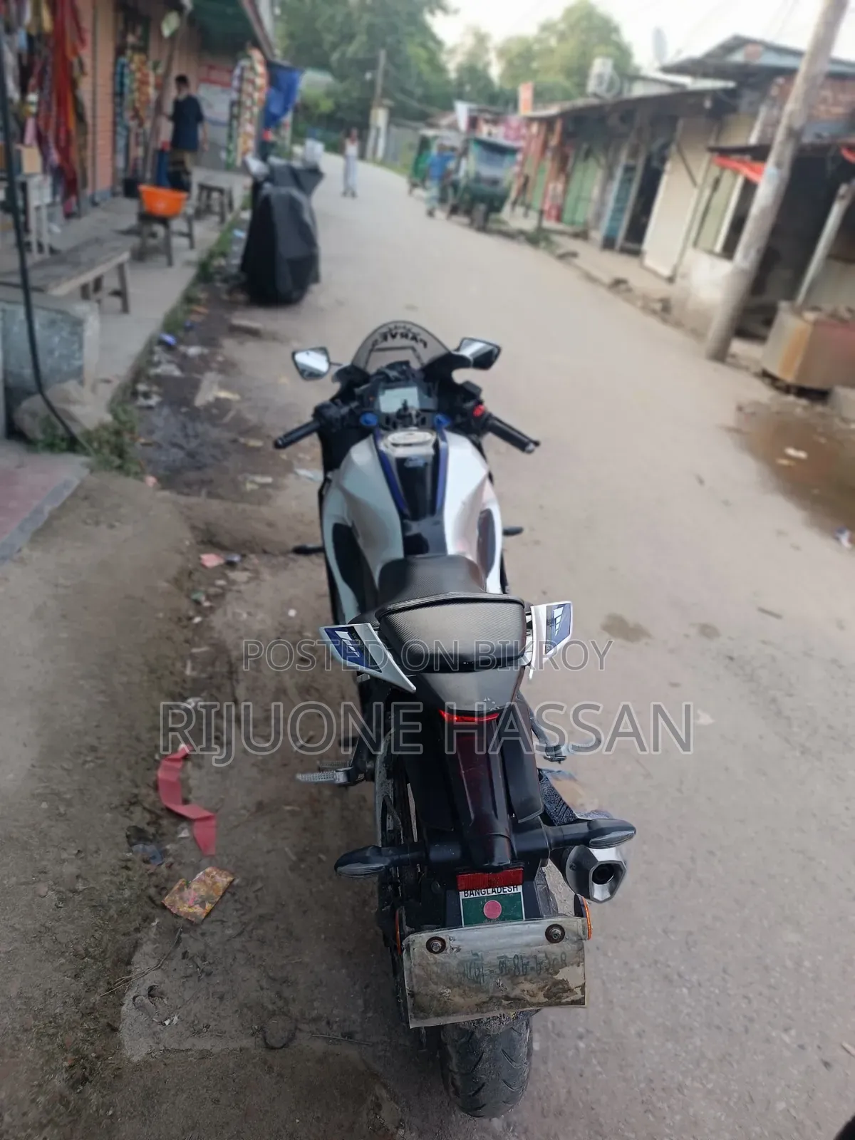 Yamaha R15M 2023 Silver