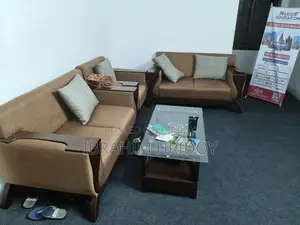৫ সিটের সোফা সেট উইথ সেন্টার টেবিল – ৩২,০০০ টাকা