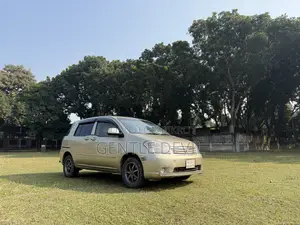 Toyota Raum 2004 Beige