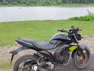 সুজুকি জিক্সার মনোটোন ২০১৯ কালো