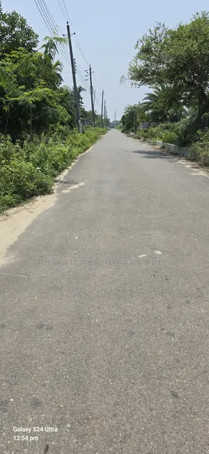 রাজউক উত্তরা ৩য় পর্ব ৬০ ফুট চওড়া রাস্তার প্লট