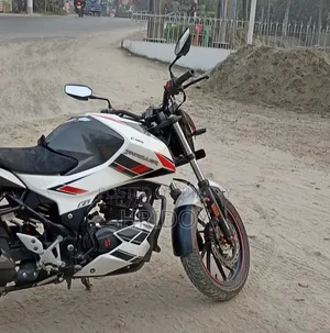 Hero Thriller 160R 2022 White