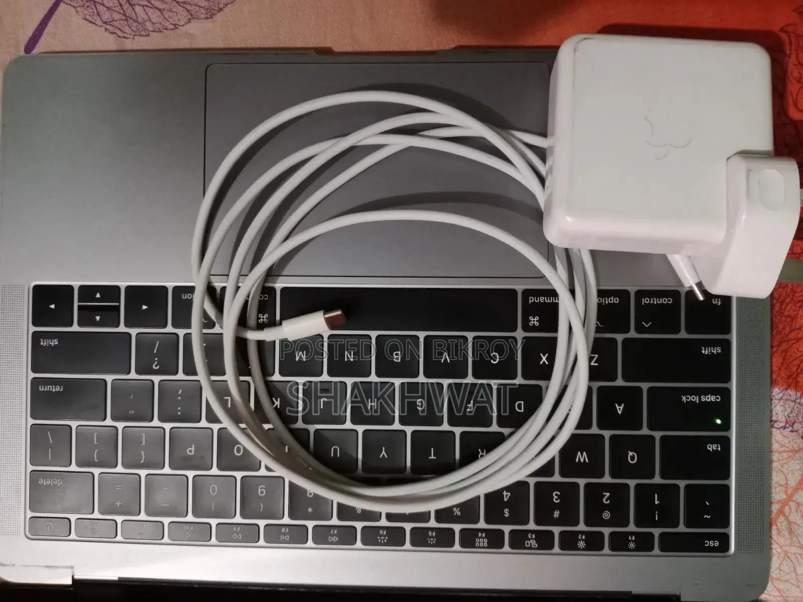 Laptop Apple MacBook 2018 16GB Intel Core I7 HDD+SSD 16 GB