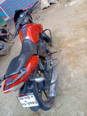 TVS Apache 180 RTR 2016 Red