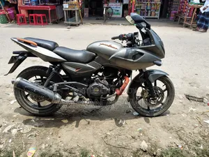 Bajaj Pulsar 220 F 2018 Brown