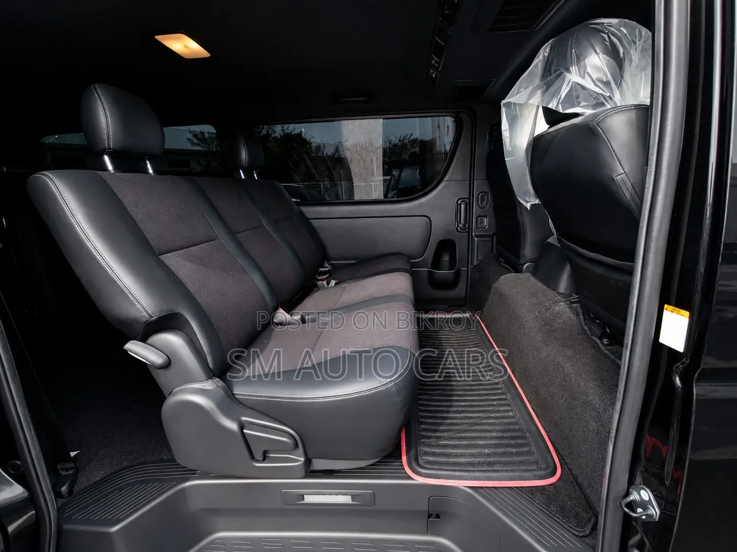 Toyota HiAce 2021 Black