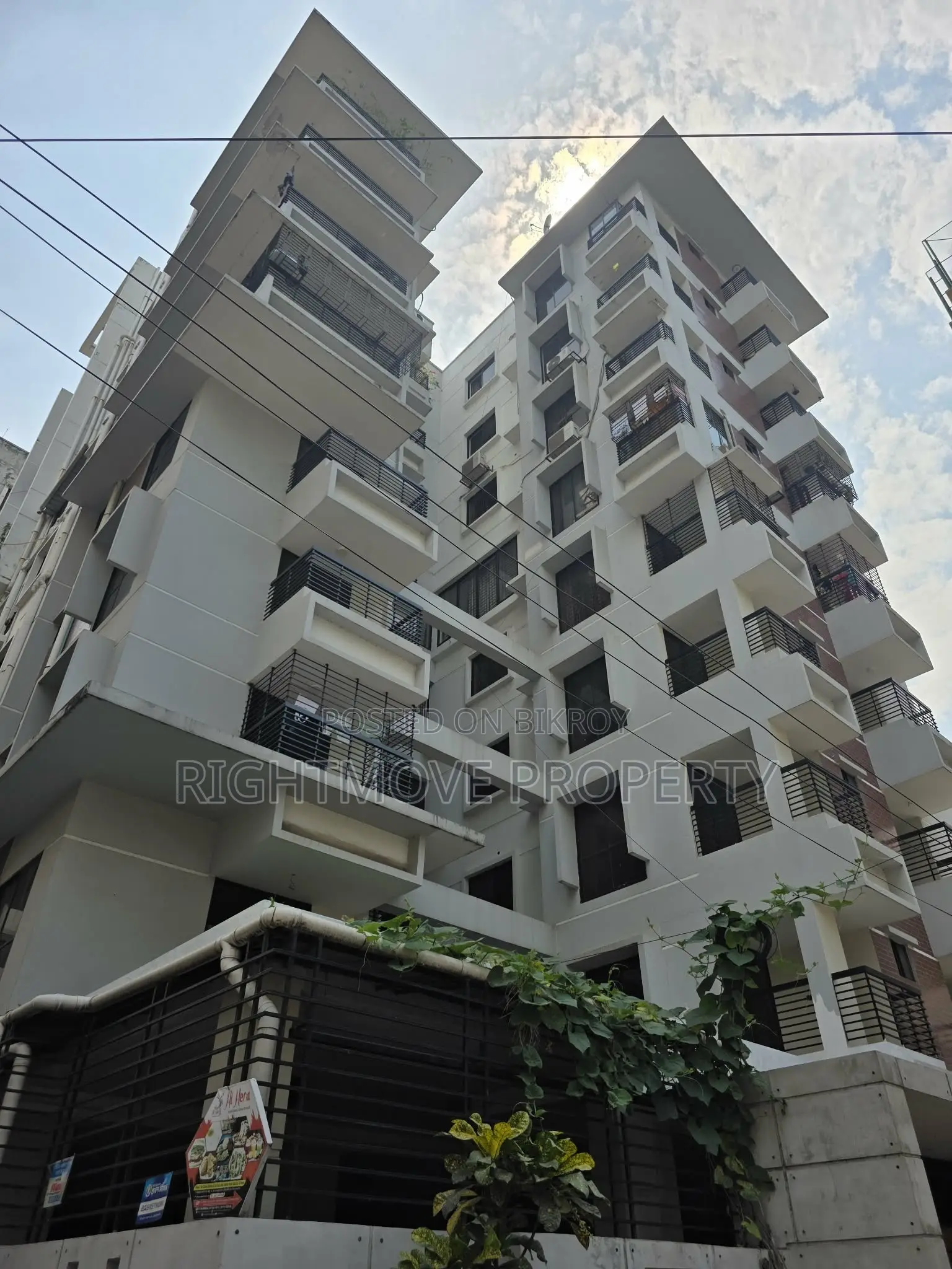 3 Bedroom Apartment in Lalmatia, Dhanmondi for Sale