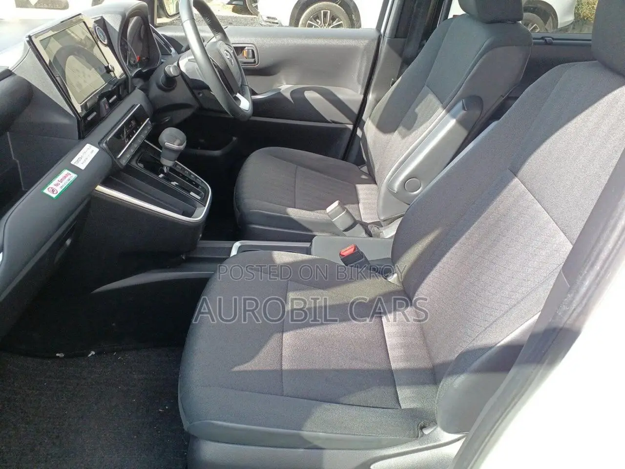 Toyota Noah 2022 Pearl