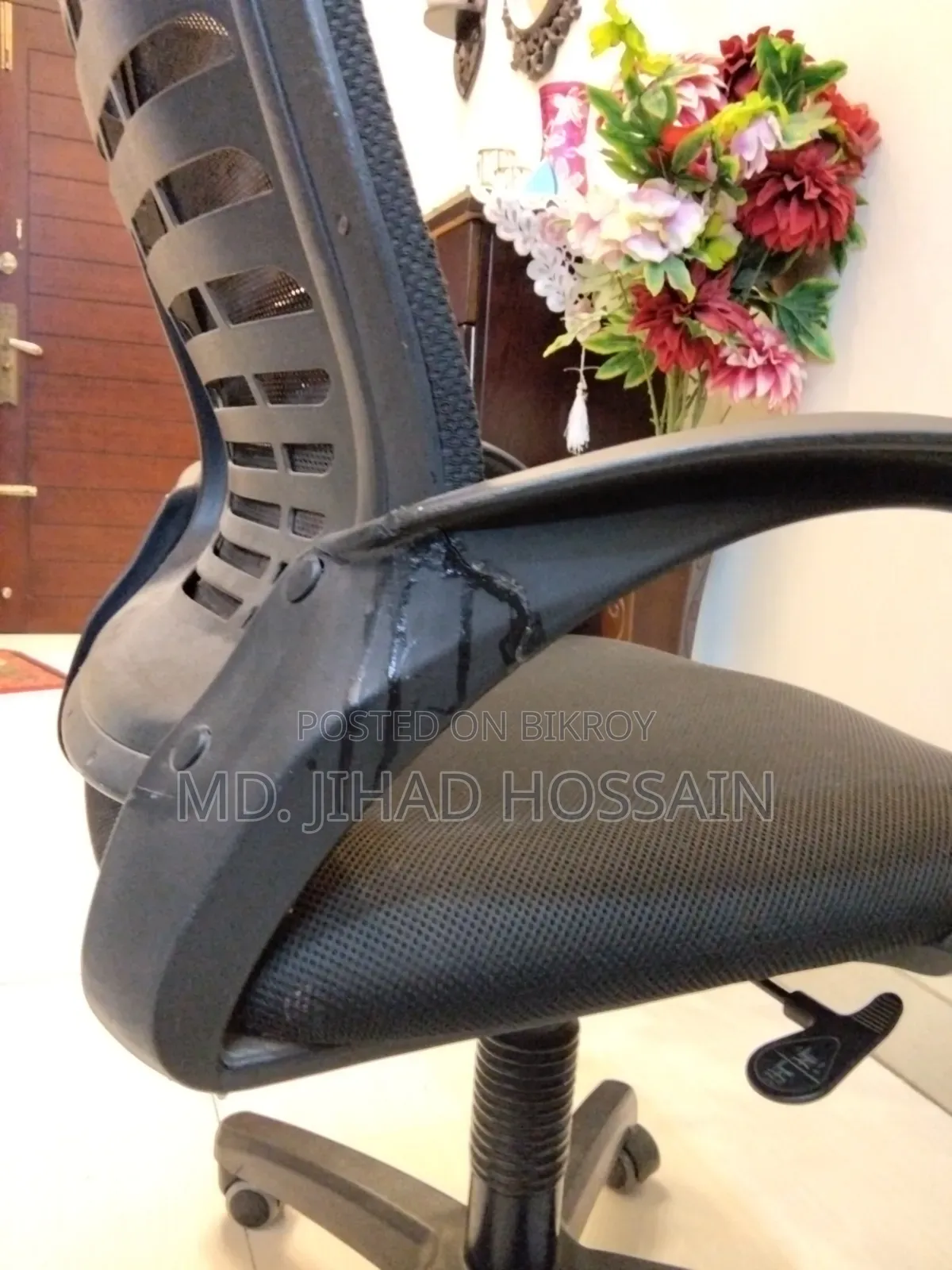 Akhtar Brand Office Chair for Sale, Comfortable Cushion Seat