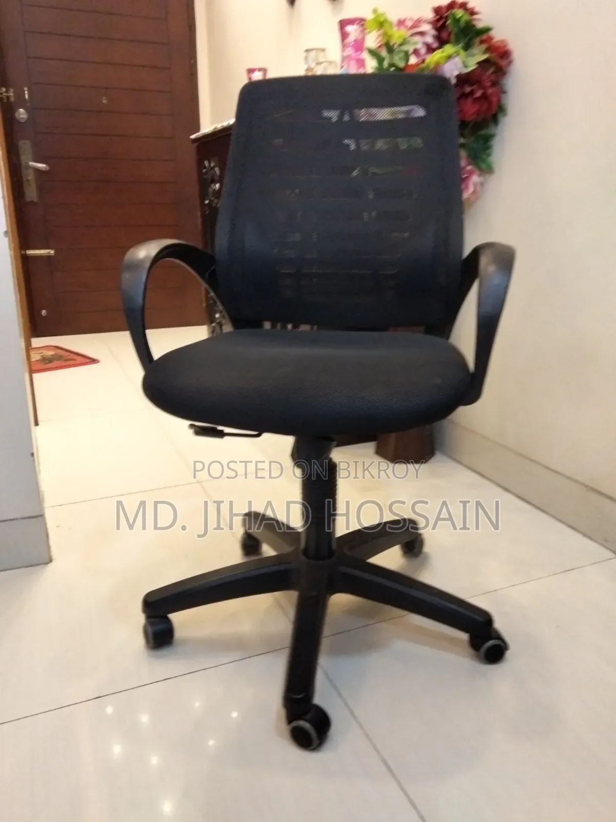 Akhtar Brand Office Chair for Sale, Comfortable Cushion Seat