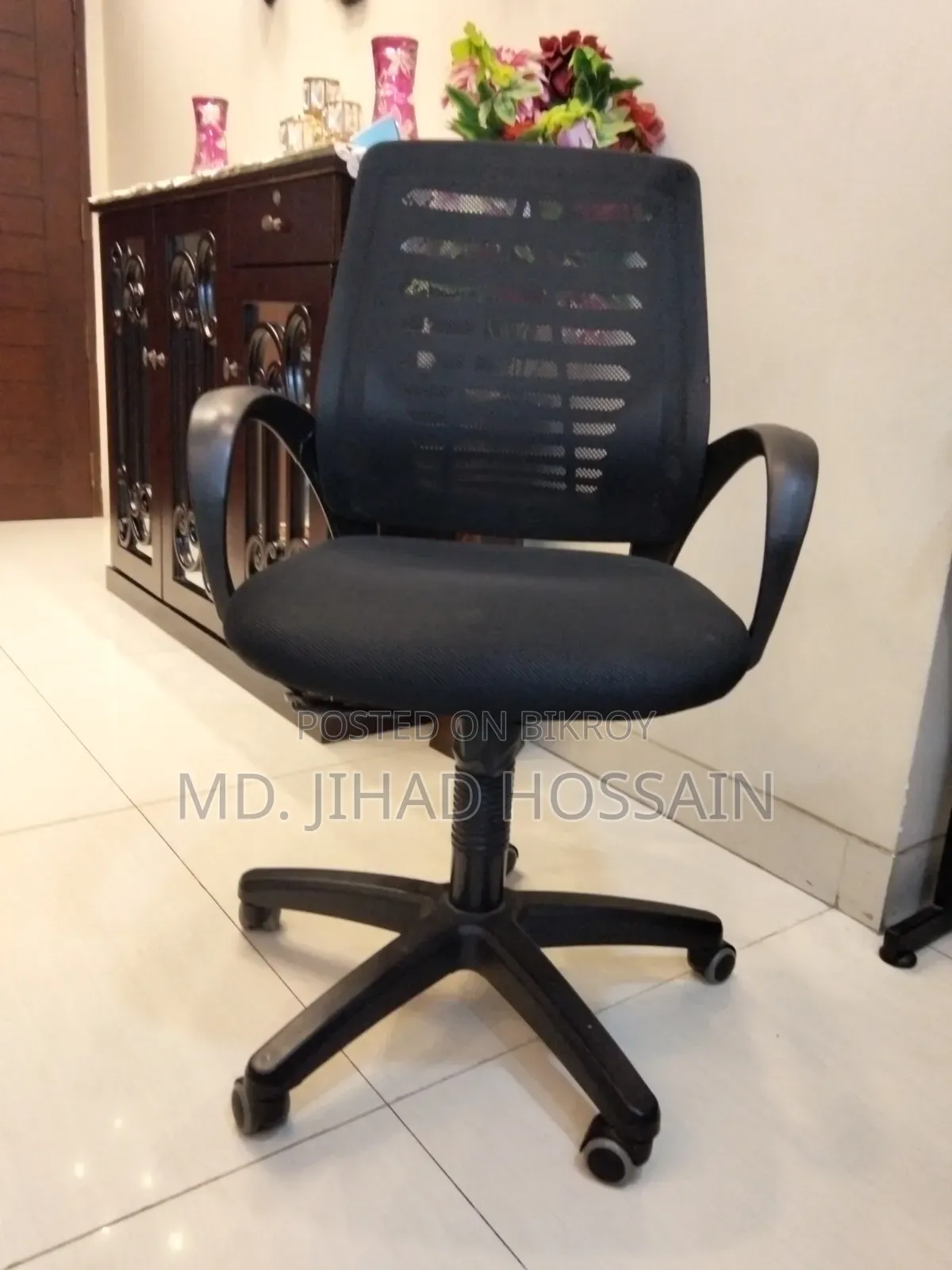 Akhtar Brand Office Chair for Sale, Comfortable Cushion Seat