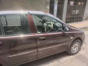 টাটা ইন্ডিগো ২০১৩ মেরুন