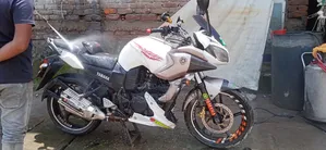Yamaha YZF-R 2014 White