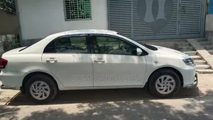 টয়োটা এক্সিও ১.৫ জি ফোর-হুইল ড্রাইভ ২০০৮ সাদা