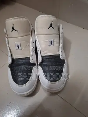 Nike Air Low. Used Only 2 Months. This is (1:1) Quality and from Splayed
