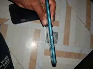 Infinix Hot 20i 64 GB Silver