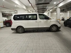 Hyundai H1 2.4 GLS 2011 White