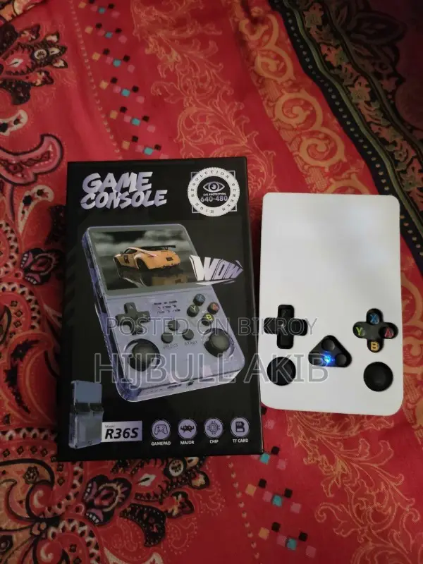 R36s Retro Gaming Console
