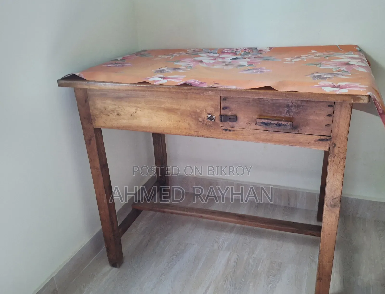 Reading Table