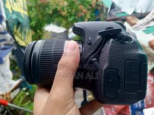 Canon Eos 700d DSLR Camera With 18-55mm Is Lens Like Fresh