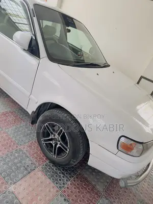 টয়োটা করোলা সেডান ১৯৯৬ হোয়াইট