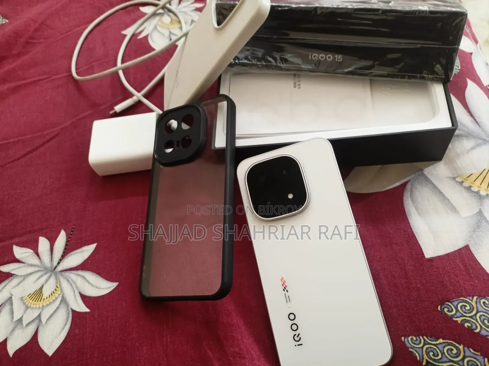 নতুন iQOO 15 ২৫৬ জিবি সাদা