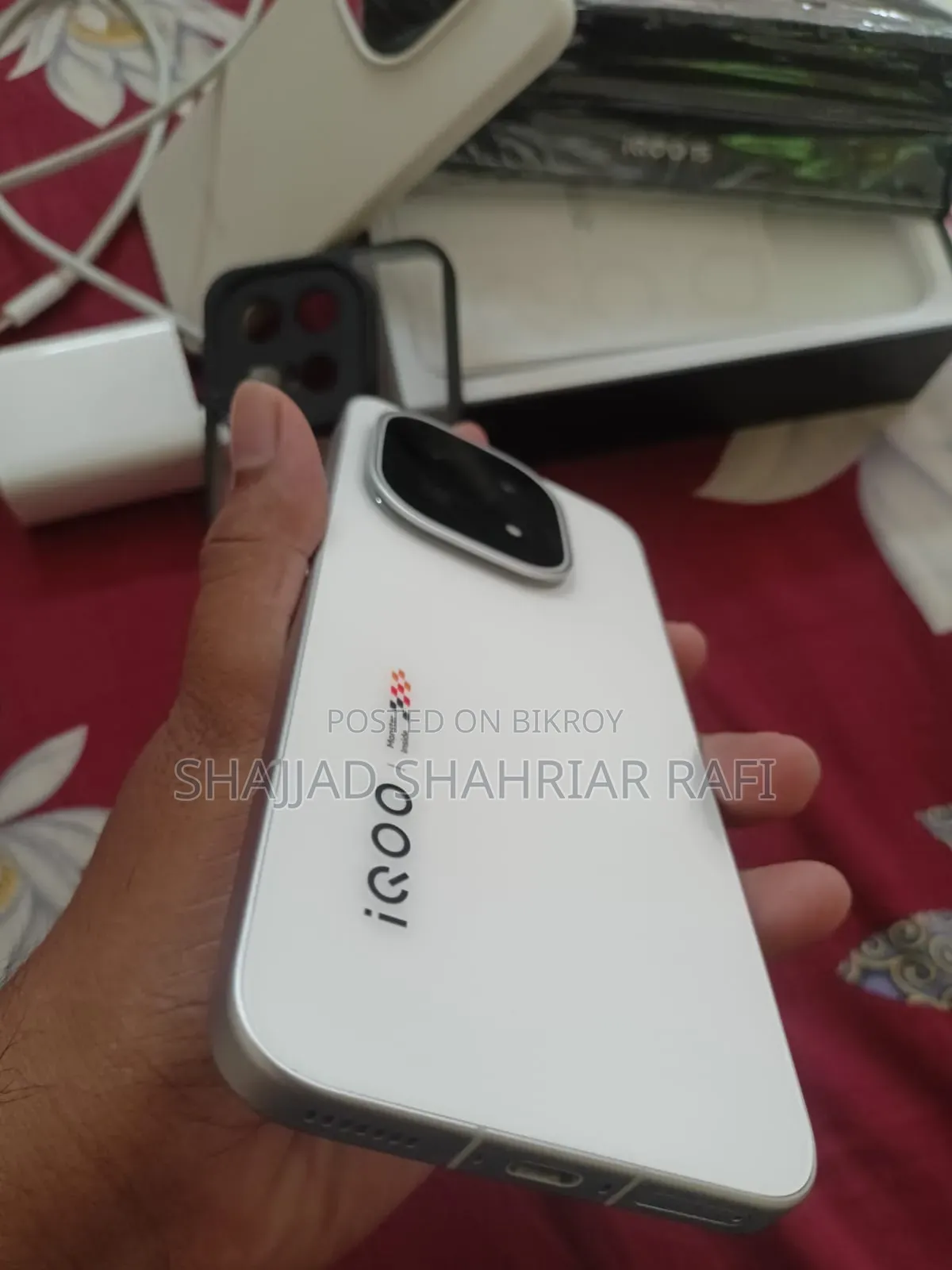 নতুন iQOO 15 ২৫৬ জিবি সাদা