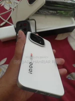 নতুন iQOO 15 ২৫৬ জিবি সাদা