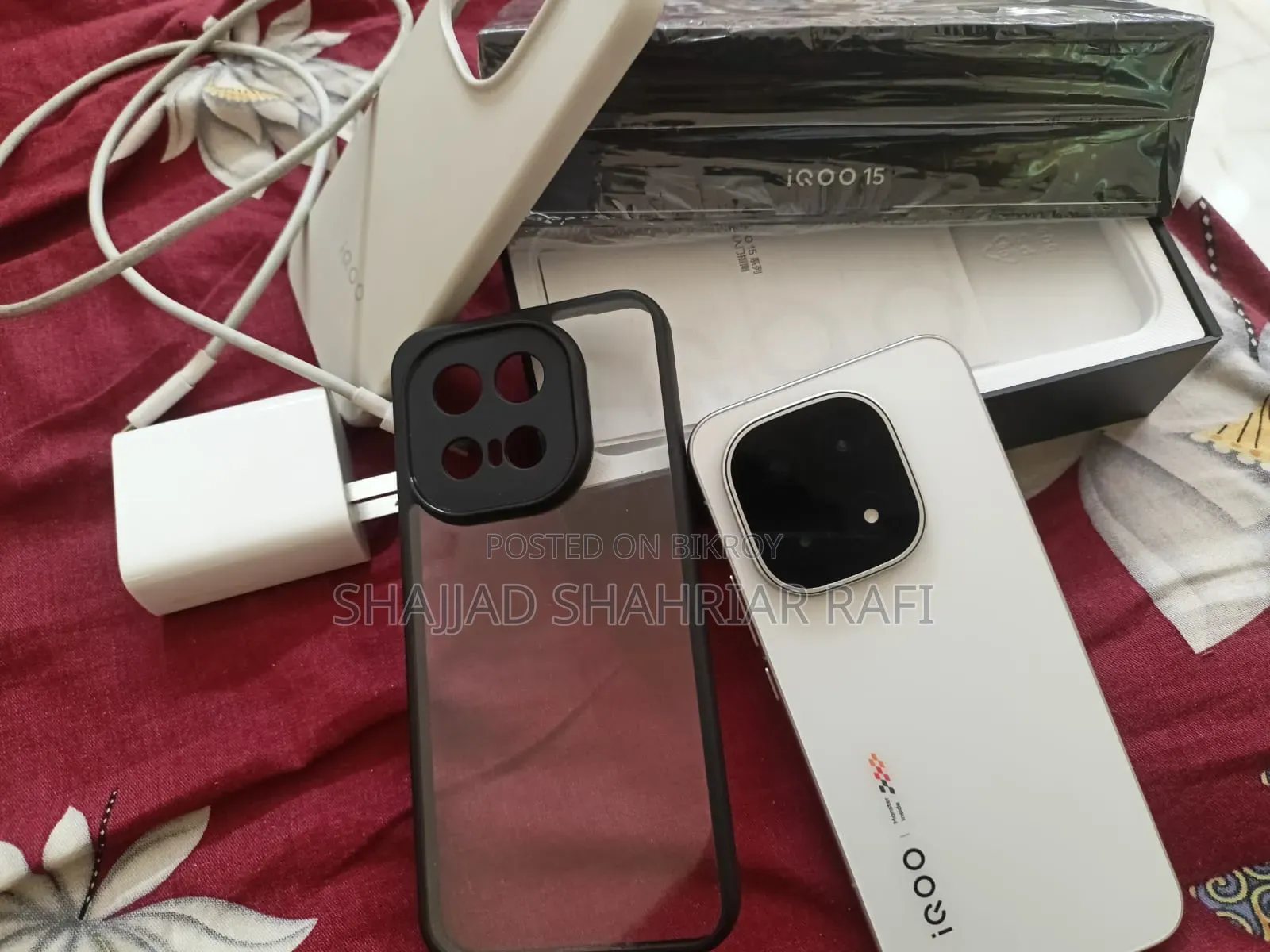 নতুন iQOO 15 ২৫৬ জিবি সাদা